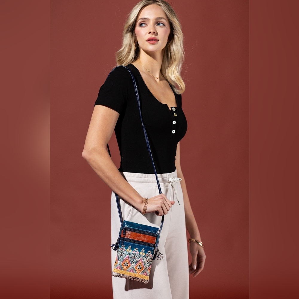 Cellphone Crossbody Bag Vibrant Artisan Hand-Painted & Embossed Genuine Leather - Picture 6 of 7
